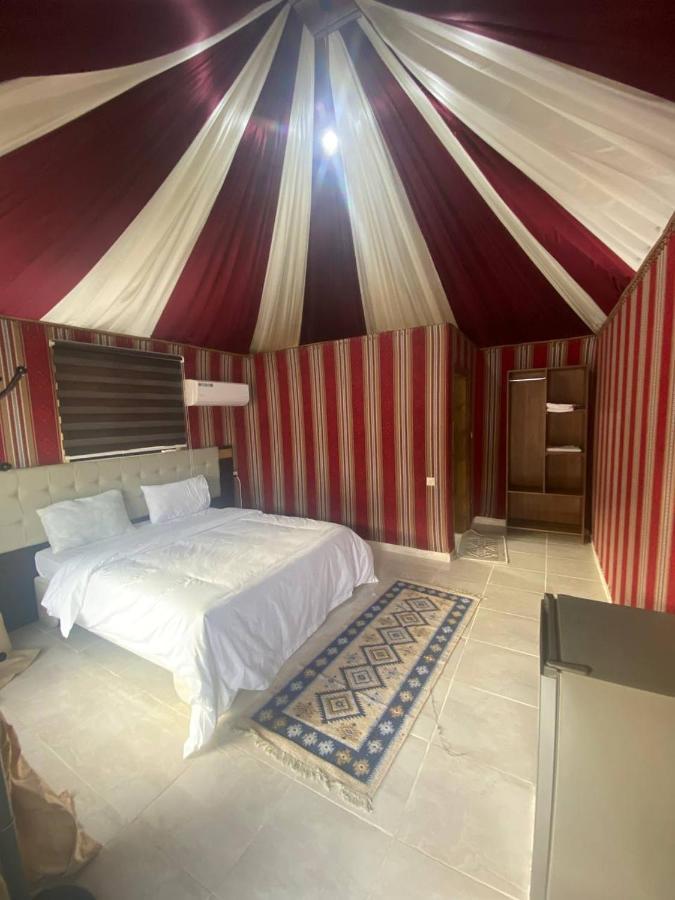 Готель Omar Ali Luxury Camp Ваді-Рам Екстер'єр фото