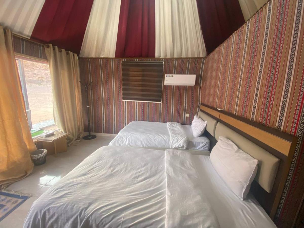 Готель Omar Ali Luxury Camp Ваді-Рам Екстер'єр фото